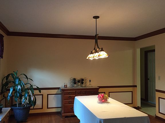 4th image of 10549 Juniper Ct