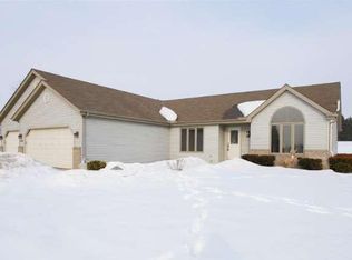 1545 Golden Dr, Hubertus, WI 53033