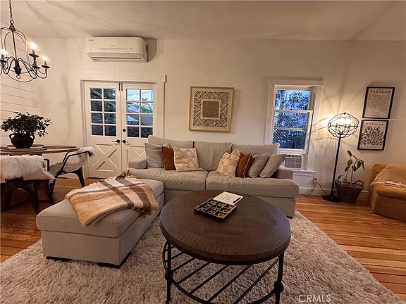 5th image of 323 W 18th St #323