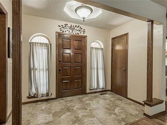 4th image of 10116 Dale Ln