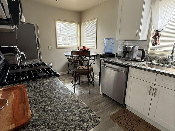 4th image of 23713 Piper Ave