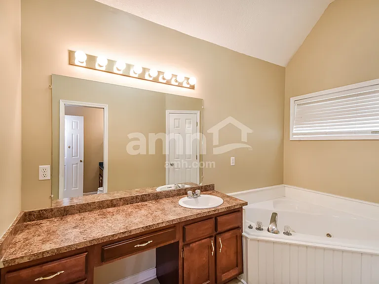 4514 Huron Rd — Photo 11