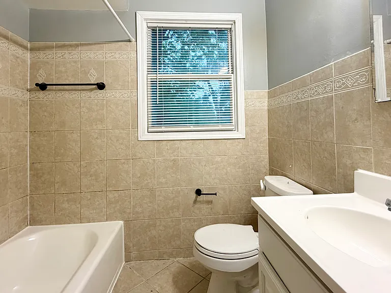 22530 Leewin St — Photo 4