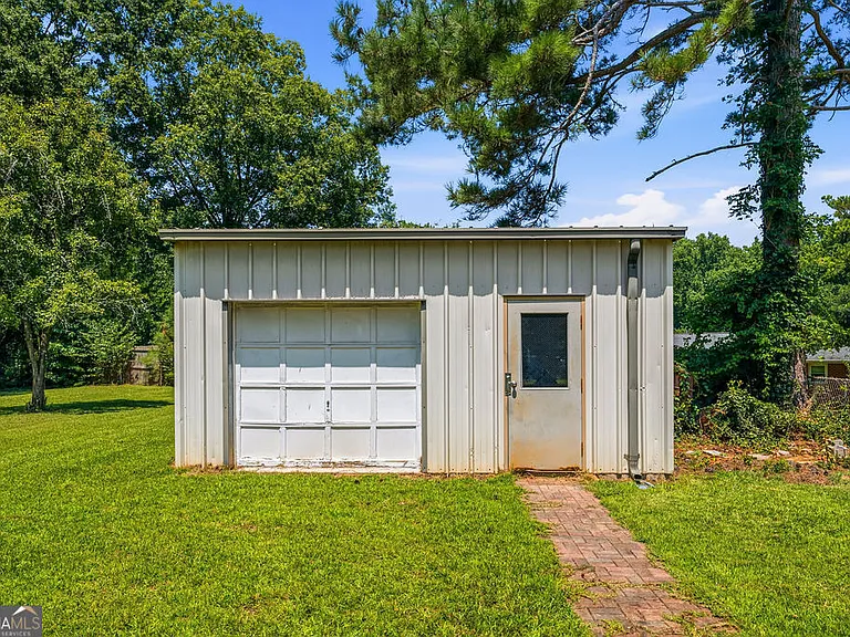 3940 Hubert Dr — Photo 31
