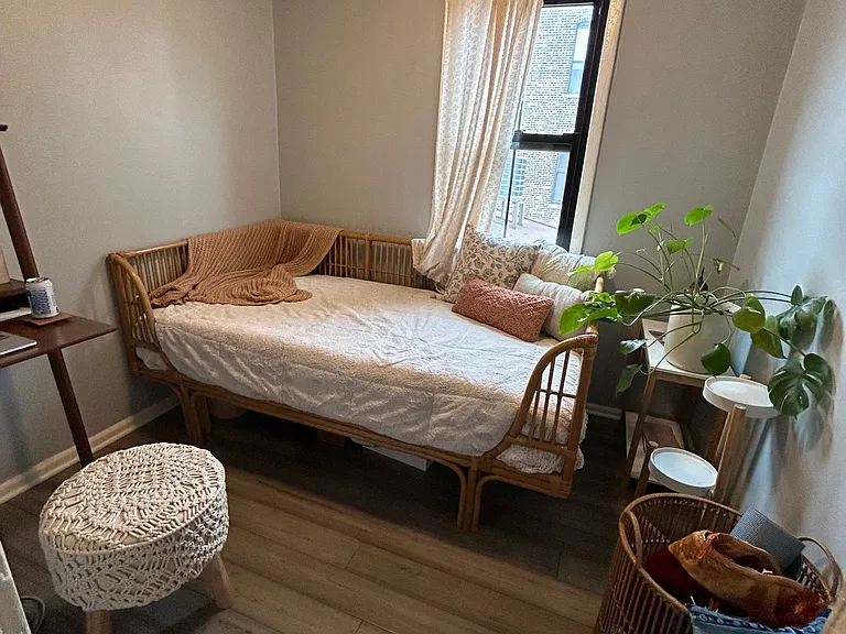 1750 W 21st St #2R — Photo 5