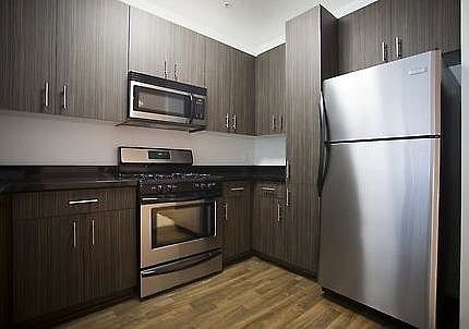 3rd image of 435 S Detroit St APT 103