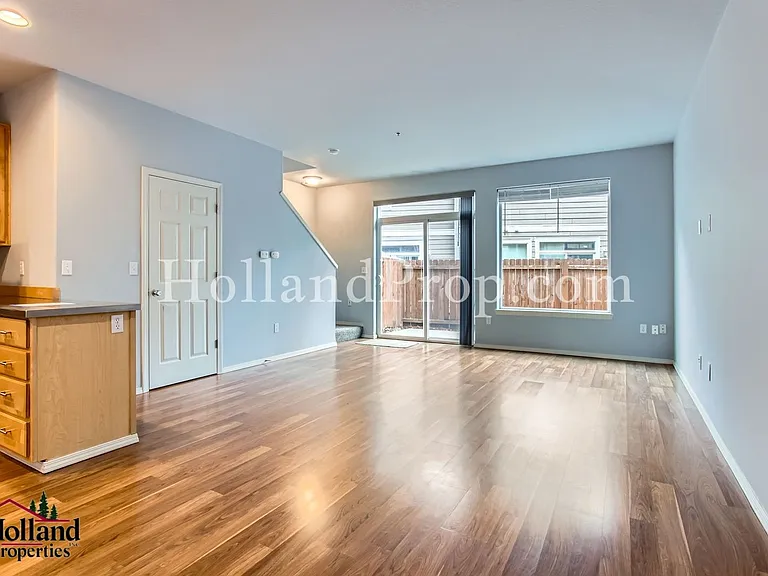8641 NE Trafalgar Ln — Photo 4