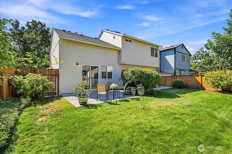 3rd image of 17110 SE 18TH St