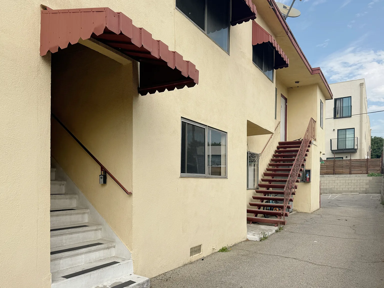 2 bed, $2,050 — Photo 1