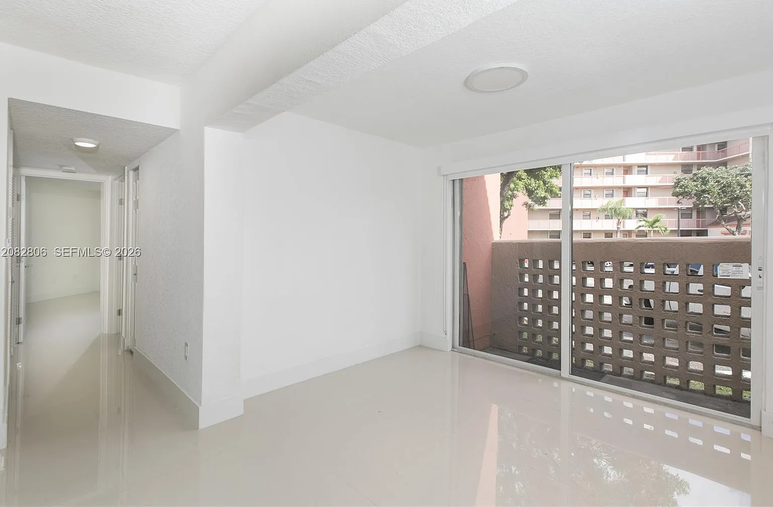 West Fontaine Condo — Photo 3