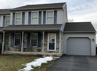 5073 Field View Dr, Mount Joy, PA 17552