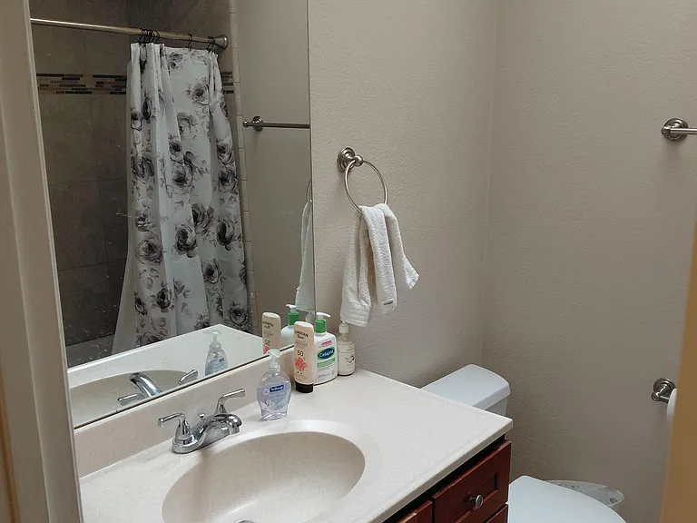575 Pierpont Dr — Photo 4