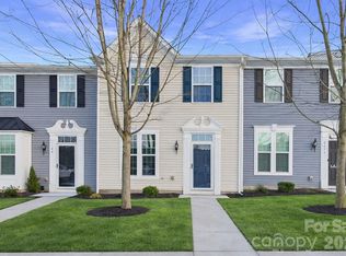 2440 Mariners Cove Ln, Denver, NC 28037