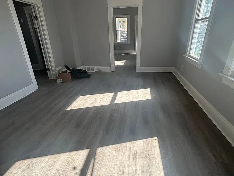 4002 E 55th St — Photo 3