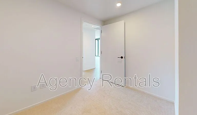333 Ward Ave #1715 — Photo 4