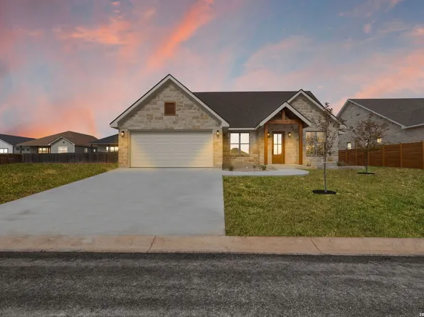 114 MADRONA LN, Fredericksburg, TX 78624