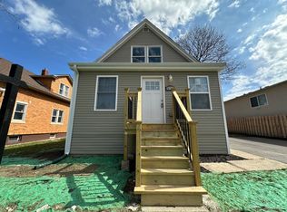 833 Prescott St, Waukegan, IL 60085