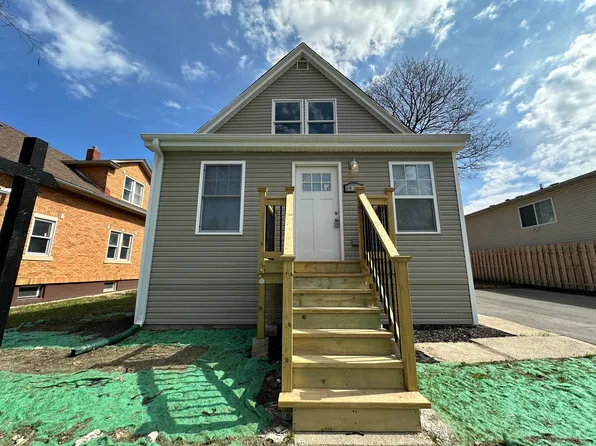 833 Prescott St, Waukegan, IL 60085