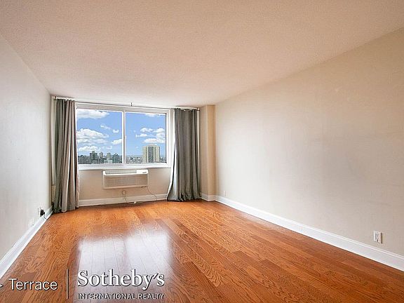 3rd image of 118-17 Union Tpke APT 16C