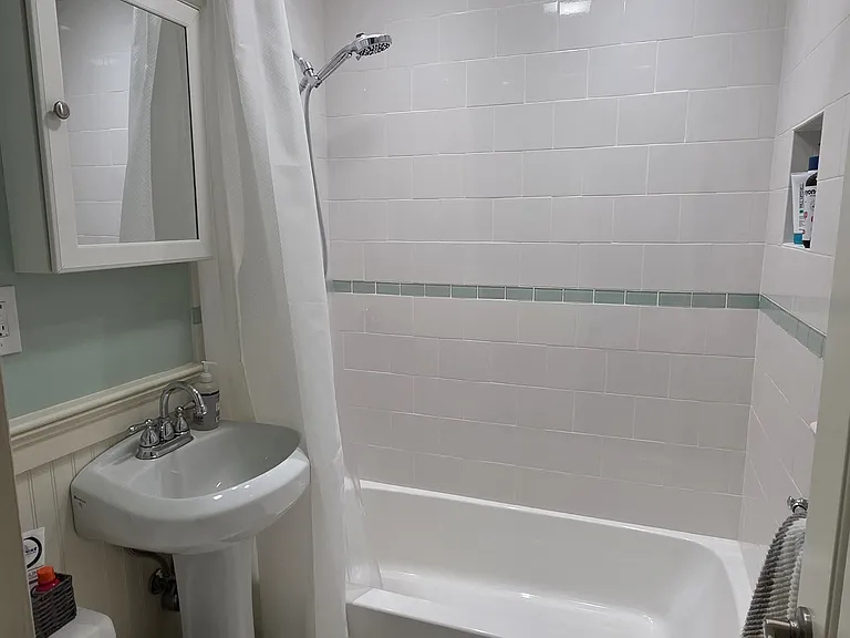 28 Andrassy Ave — Photo 5
