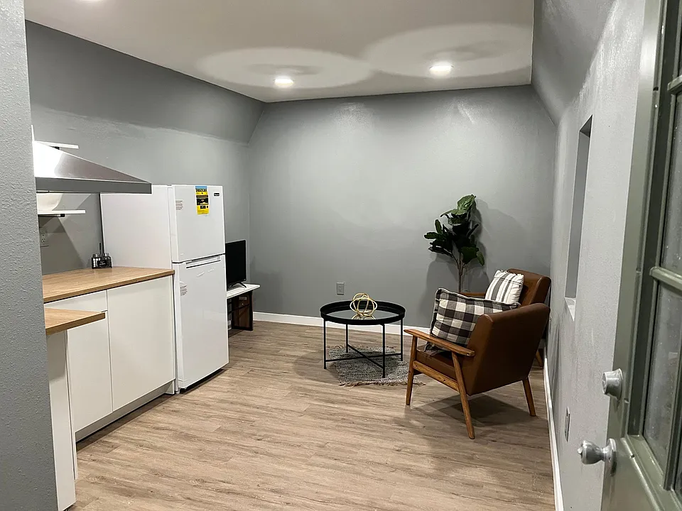 1117 Wisconsin Ave #CASITA - SMALL HOME