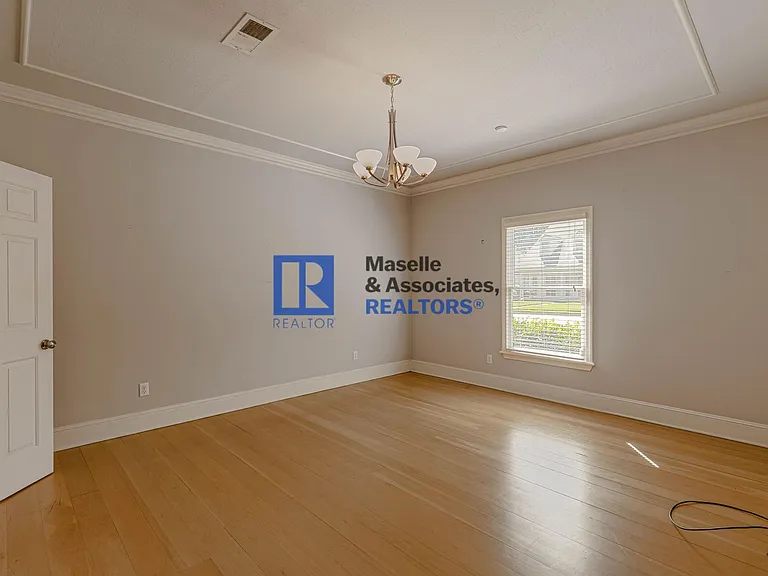 1046 Newland St — Photo 17