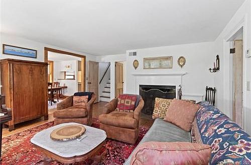 3rd image of 33 Wildwood Ave