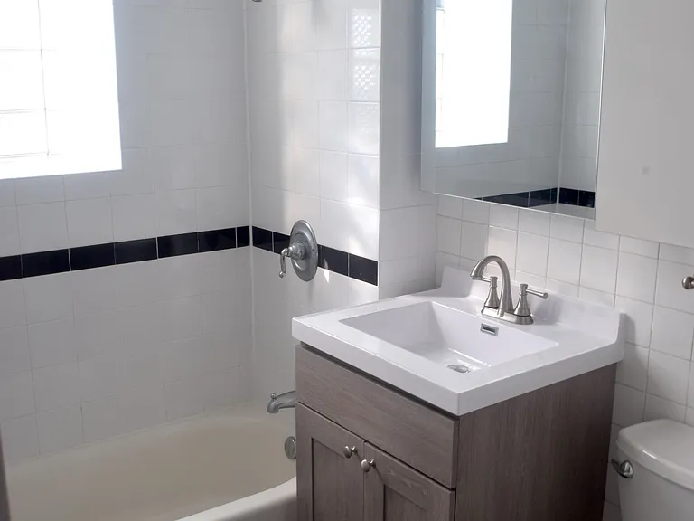 2208 N Spaulding Ave #2 — Photo 9