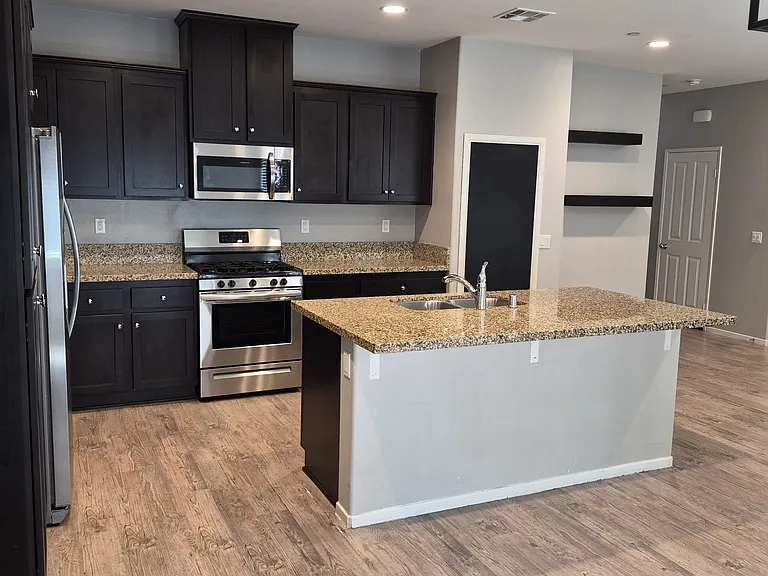 24292 Bay Laurel Ave — Photo 26