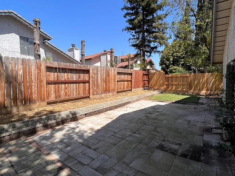 479 E Alluvial Ave #103 — Photo 36