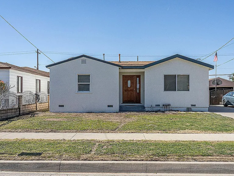 15517 Thornlake Ave — Photo 9
