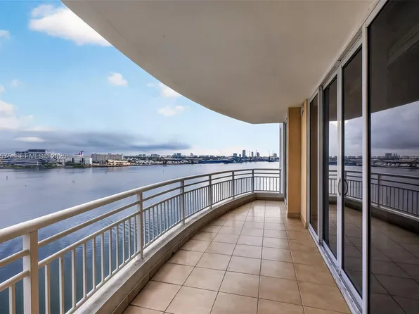 848 Brickell Key Dr APT 1104, Miami, FL 33131
