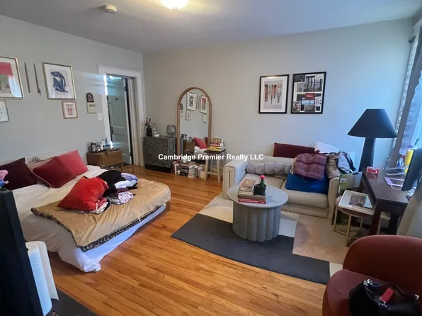 147 Summer St APT 1, Somerville, MA 02143