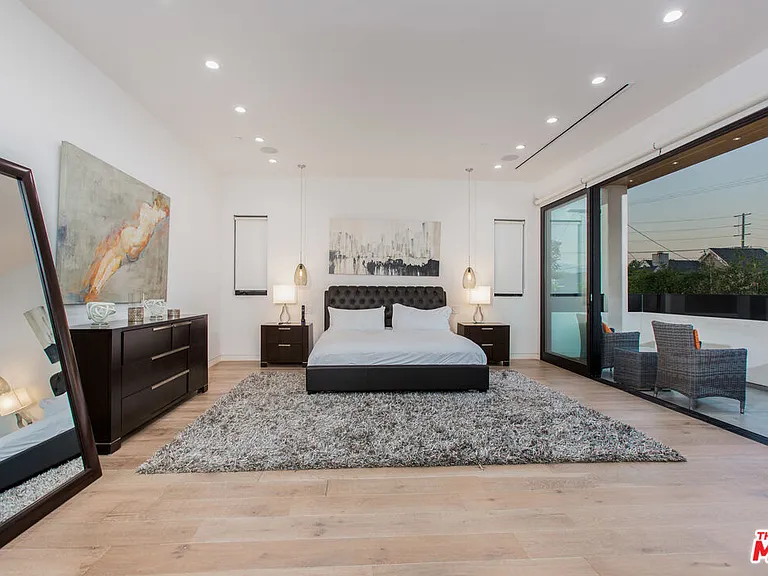 736 N Curson Ave — Photo 28