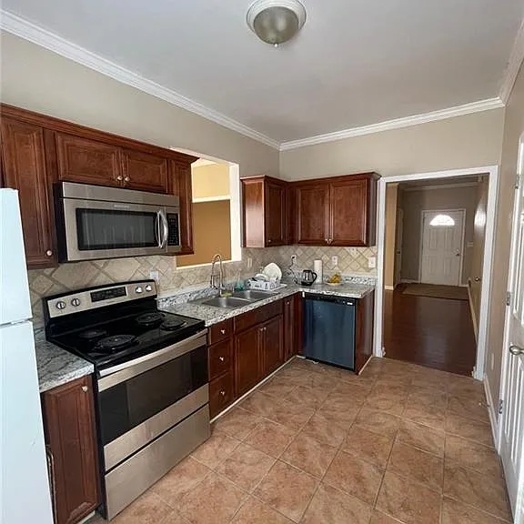 282 Village Dr — Photo 9