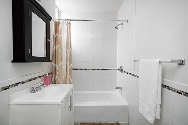 Rented by MyNyHousing | media 11