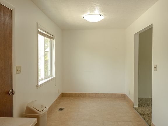 5th image of 324 N 300 W