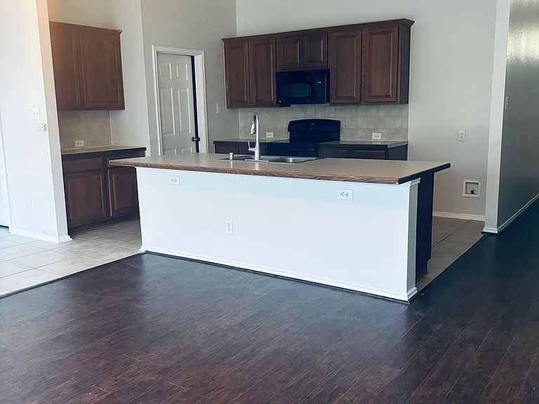 540 Anchor Way — Photo 4