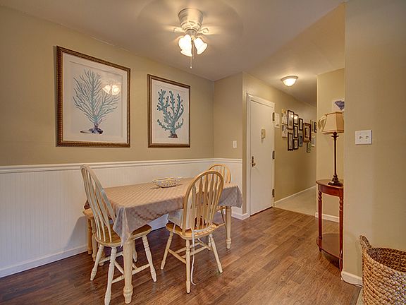 5th image of 460 Old Town Rd APT 15E