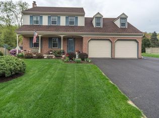 18 Stoneridge Cir, Ephrata, PA 17522