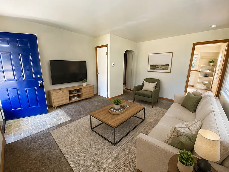 927 Davies Ave — Photo 5