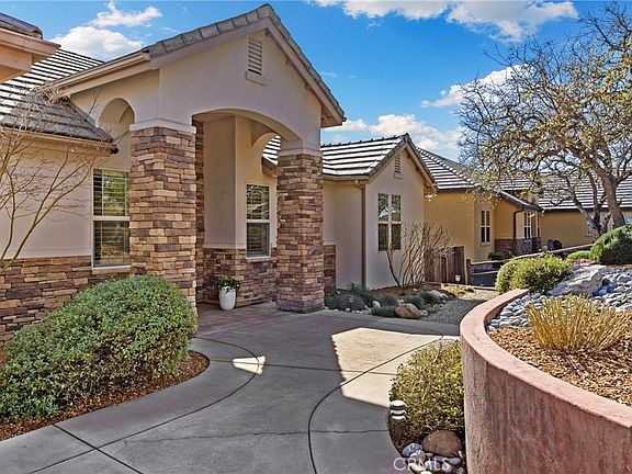 2nd image of 2015 Kleck Rd