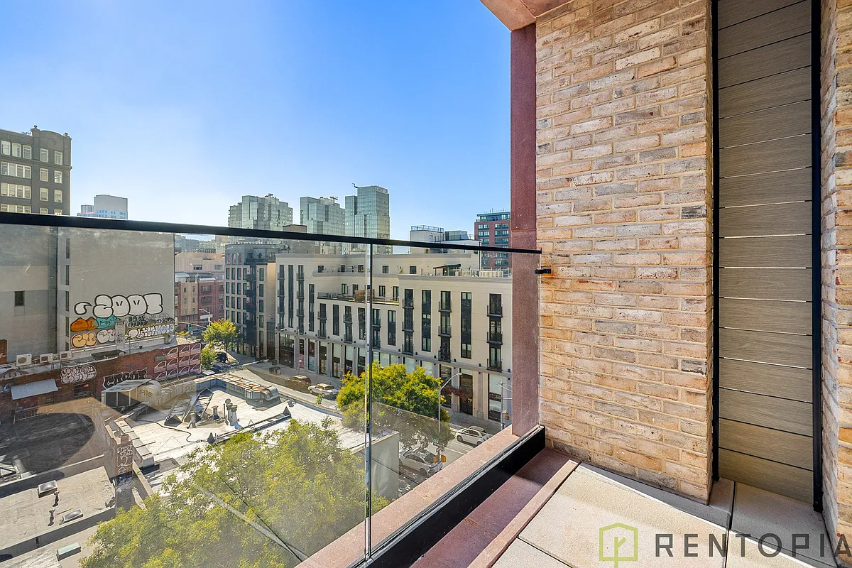 Building Photo - 57 S 6th St #502C