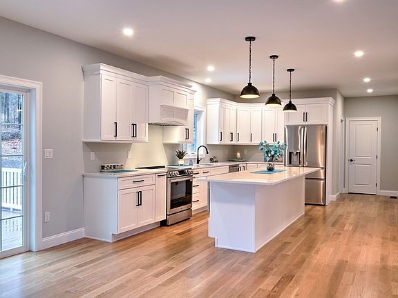 5th image of 344-344B Hampshire Rd