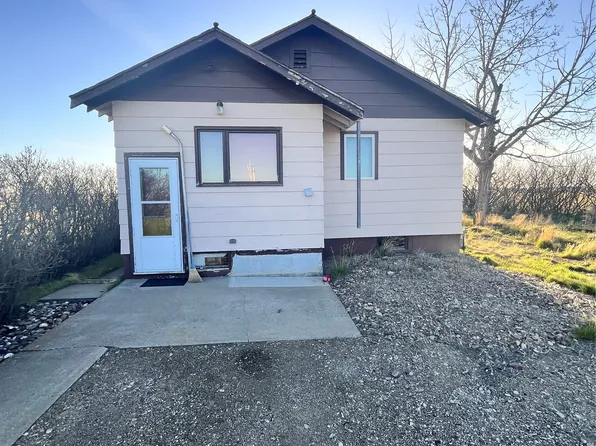 11 Yunck Rd, Cut Bank, MT 59427