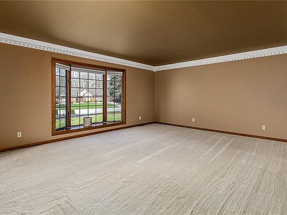 4th image of 2741 Kimwood Dr