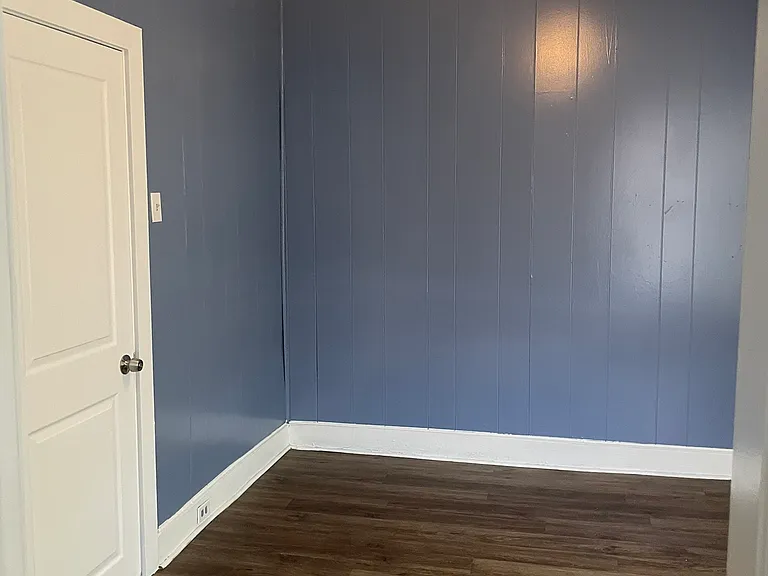 Middle Room
