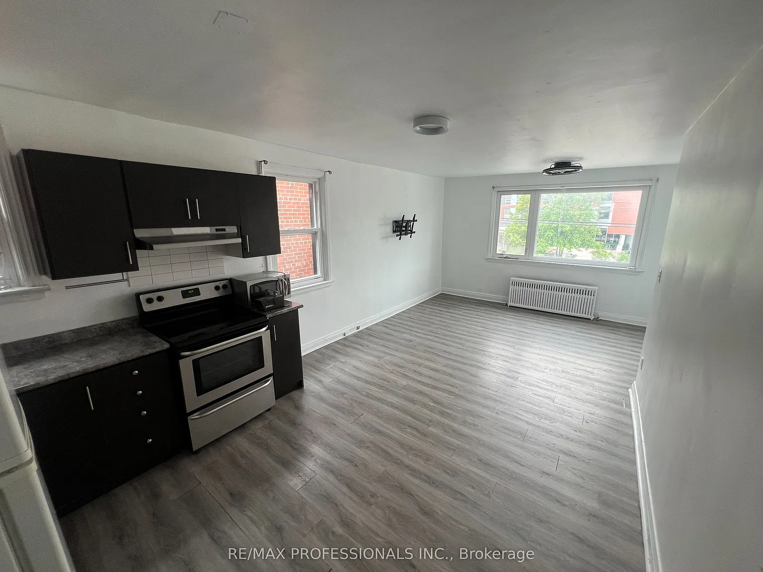 2 bed, $2,000 — Photo 2