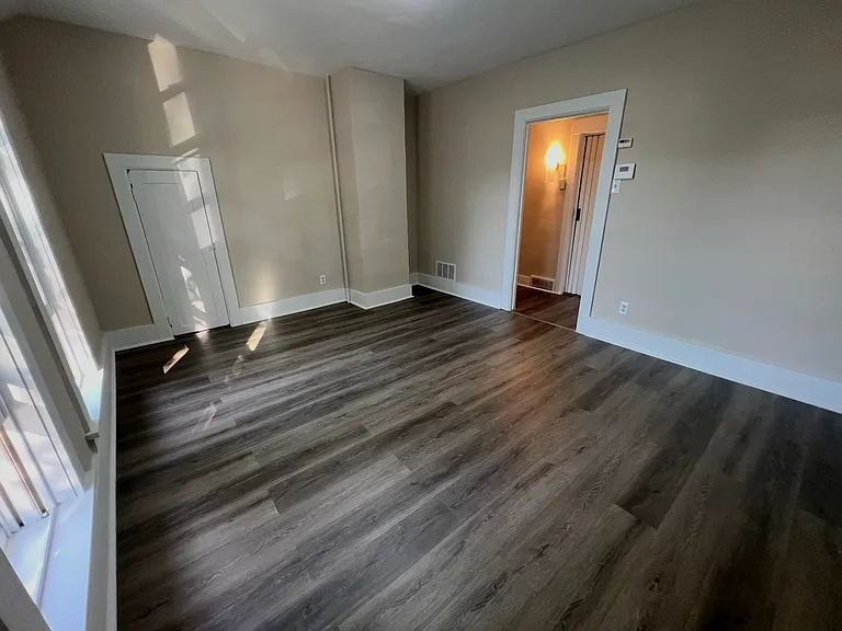 3733 S Kansas Ave #UPPER — Photo 8