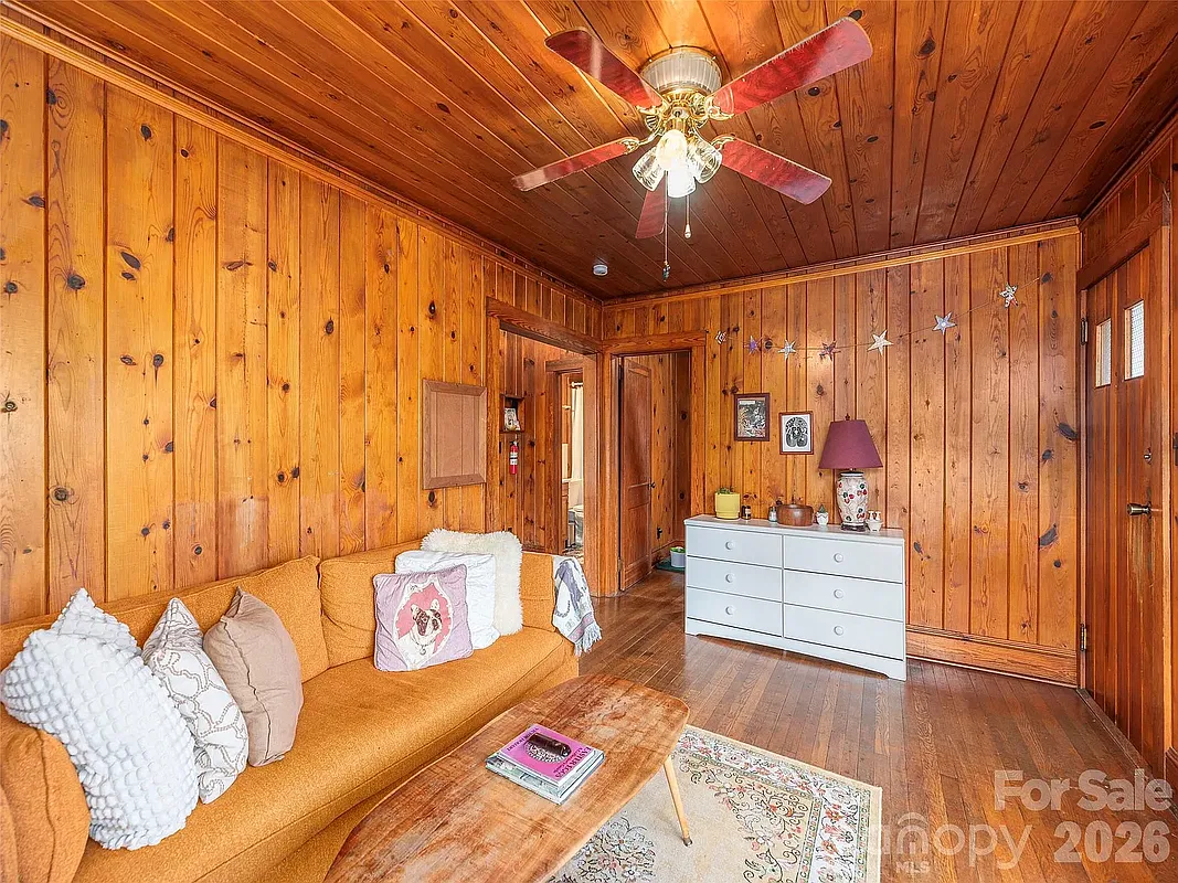 2 bed, 1.0 bath, 595 sqft, $1,400 — Photo 4